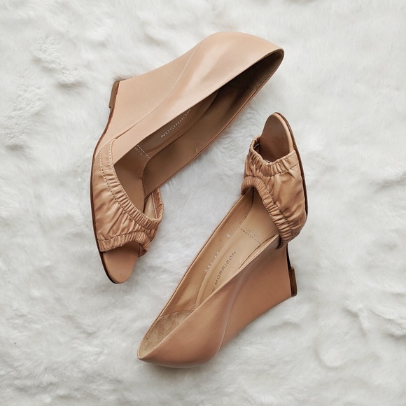 Sigerson Morrison NWT Leather Nude Wedge Heels - Picture 1 of 15